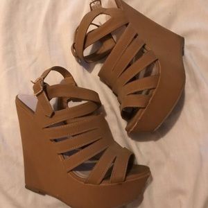 TAN WEDGES